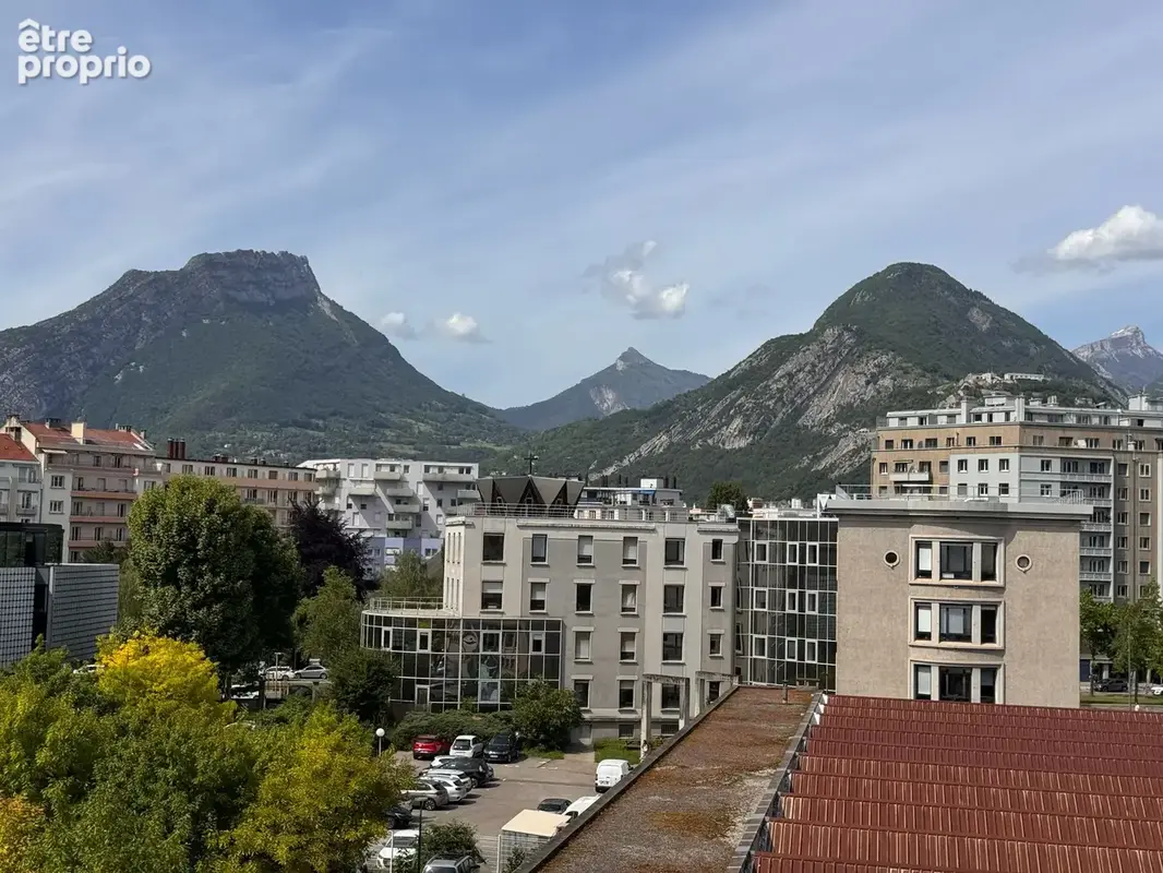 Proche centre-ville grand T2 donnant sur parc - photo 4
