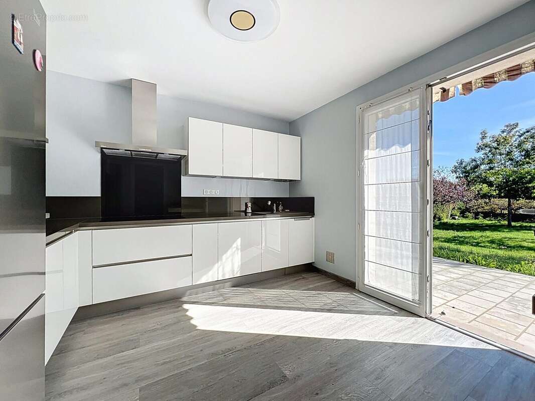 Maison à LA CHAUSSEE-SAINT-VICTOR