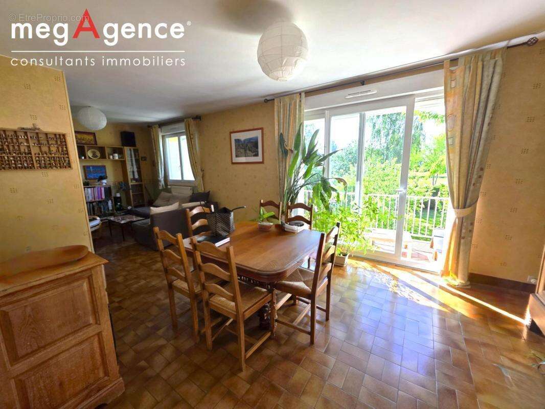 TROARN CENTRE – Maison familiale 160 m² – 5 chambres – DPE A – Terrain arboré 1000 m² - photo 4
