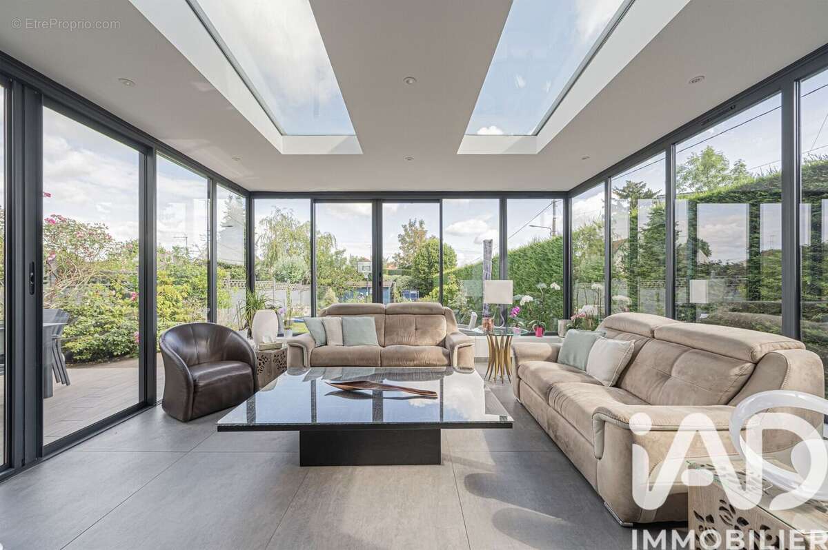 Maison 188 m² à Lagny-Sur-Marne  - photo 3