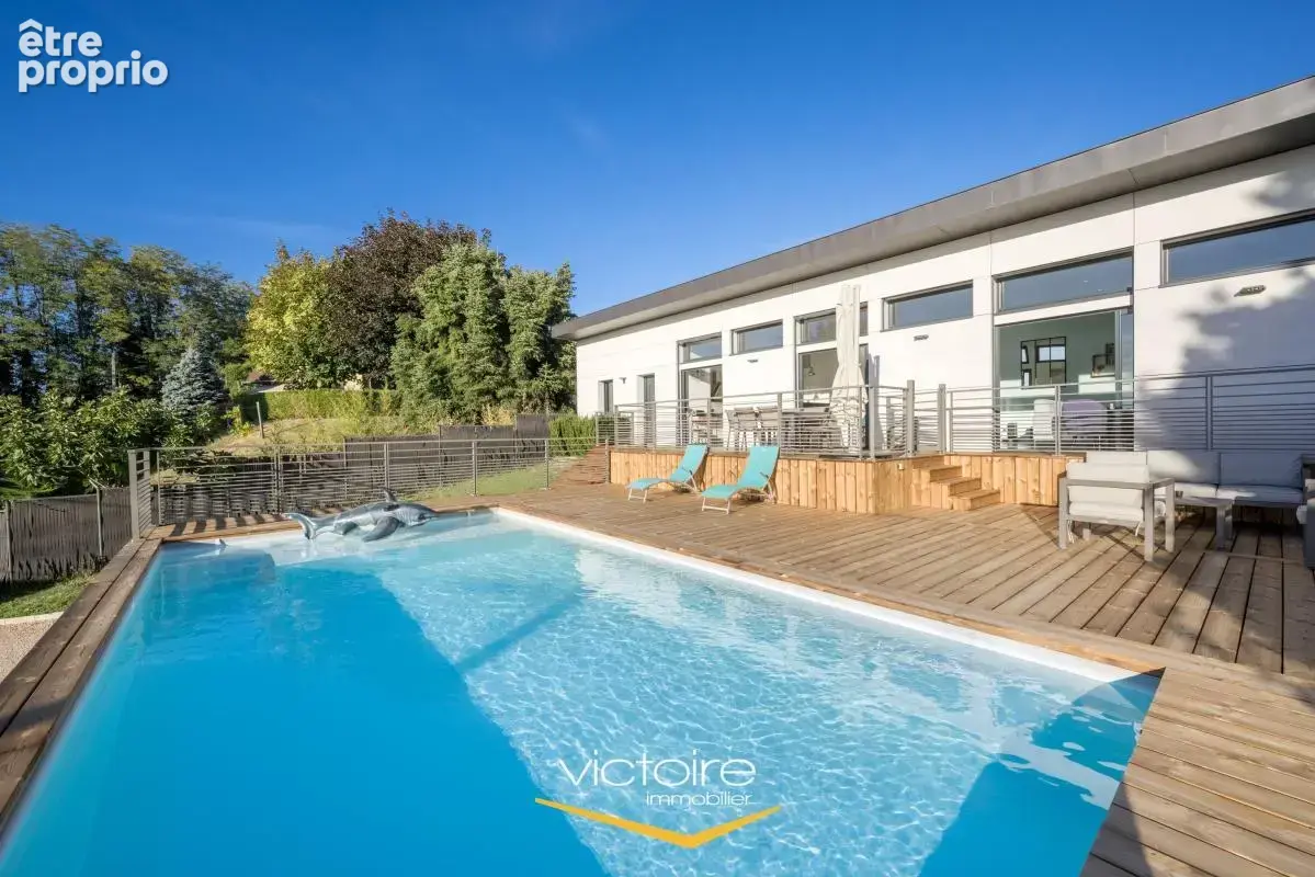 Bourgoin-Jallieu, Mozas – Maison contemporaine de 5ch, 166 m² avec vue incroyable, piscine chauffée et DPE B - photo 19