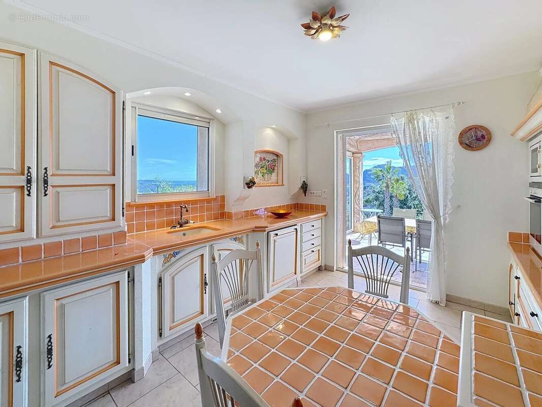 Maison à LES ADRETS-DE-L'ESTEREL