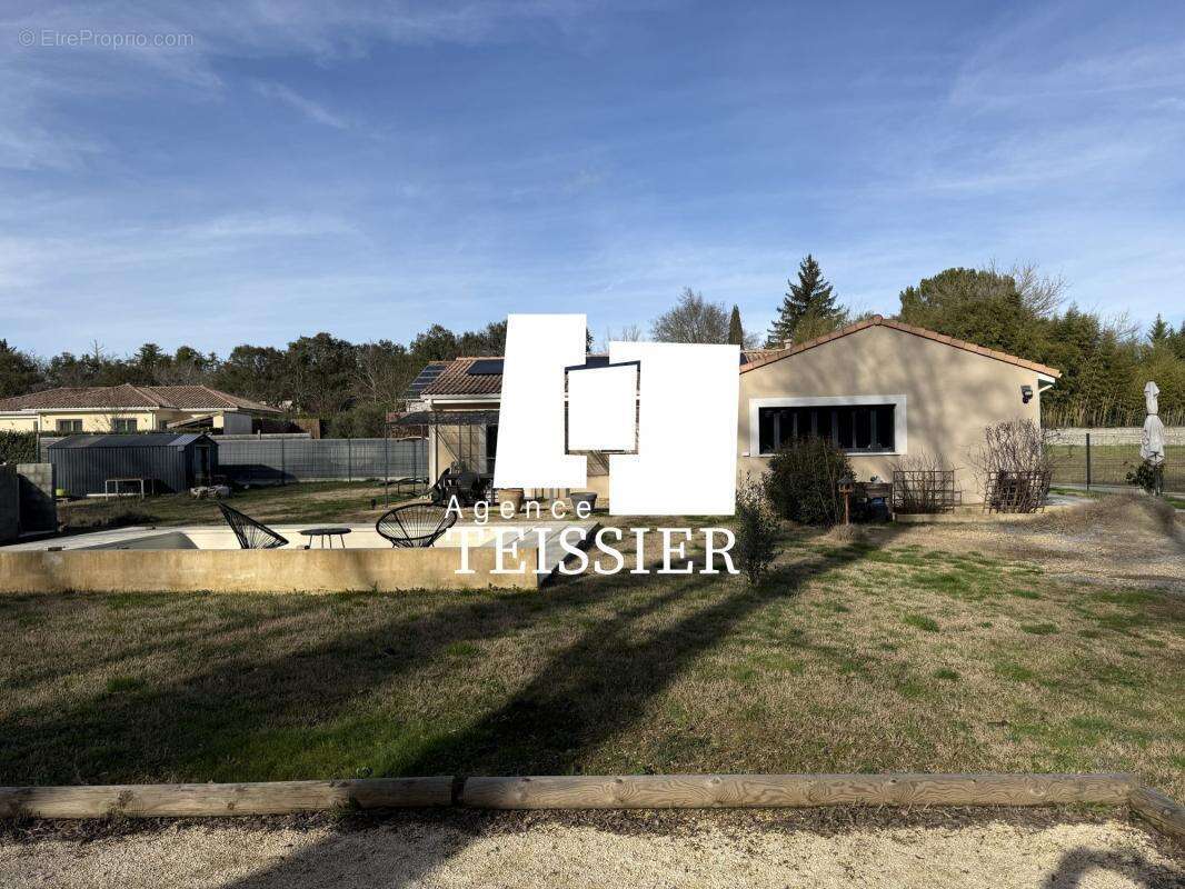 Maison à BERRIAS-ET-CASTELJAU