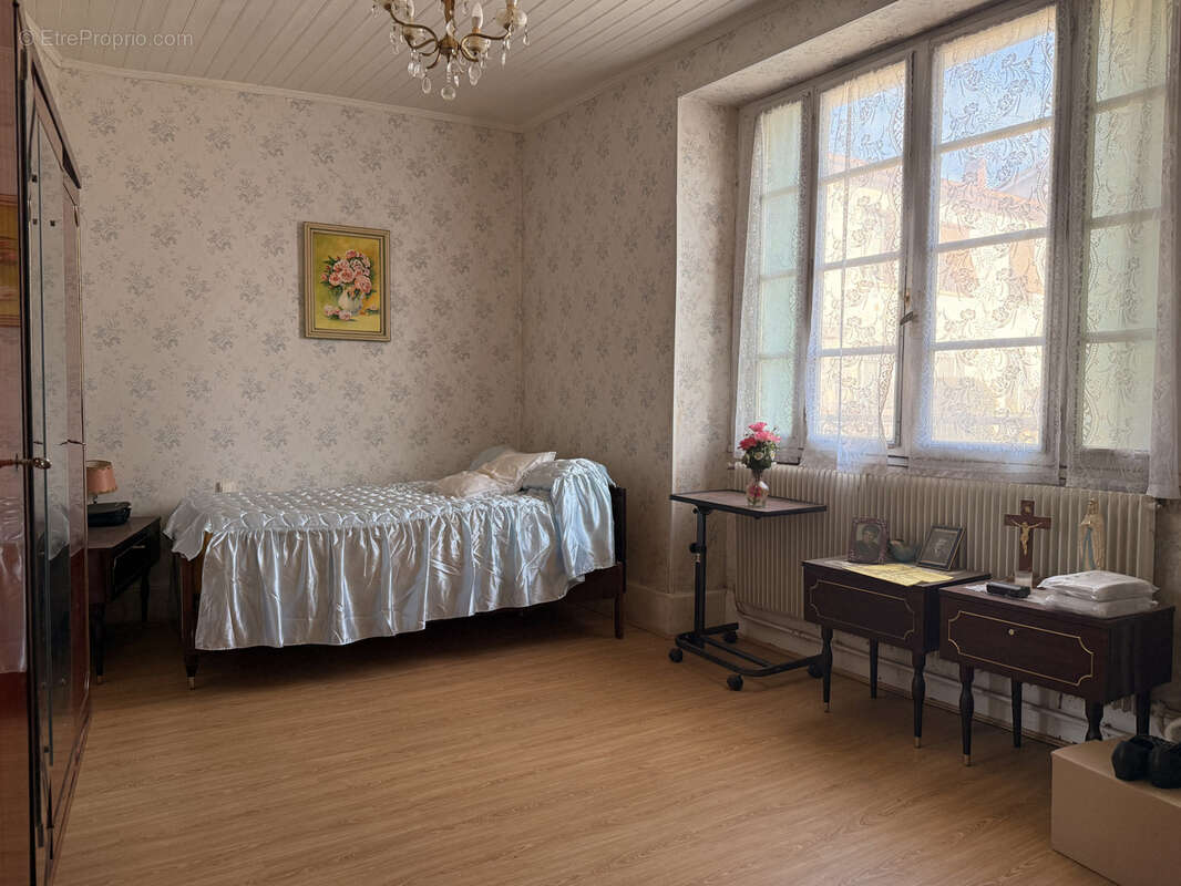 Maison à LAROQUE-TIMBAUT