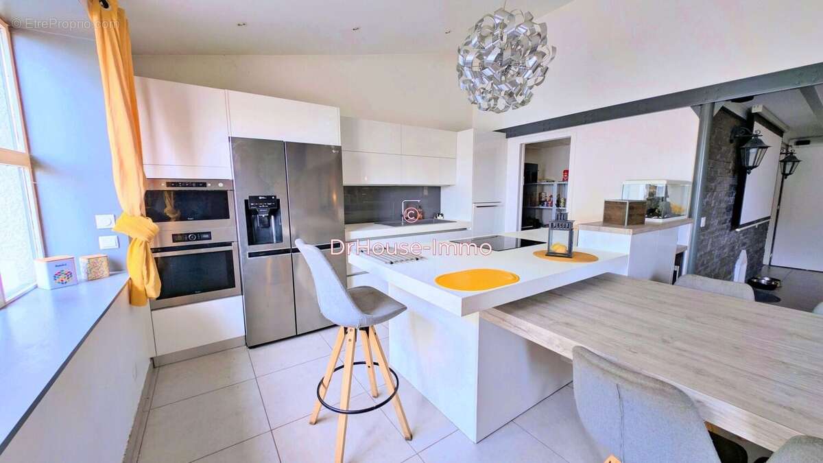 Appartement à SAINT-ETIENNE