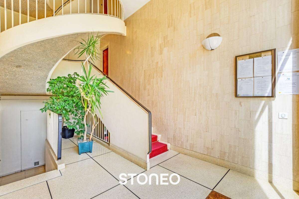 Appartement 4 pieces - 2 chambres - sans vis a vis au calme sur jardins - photo 8