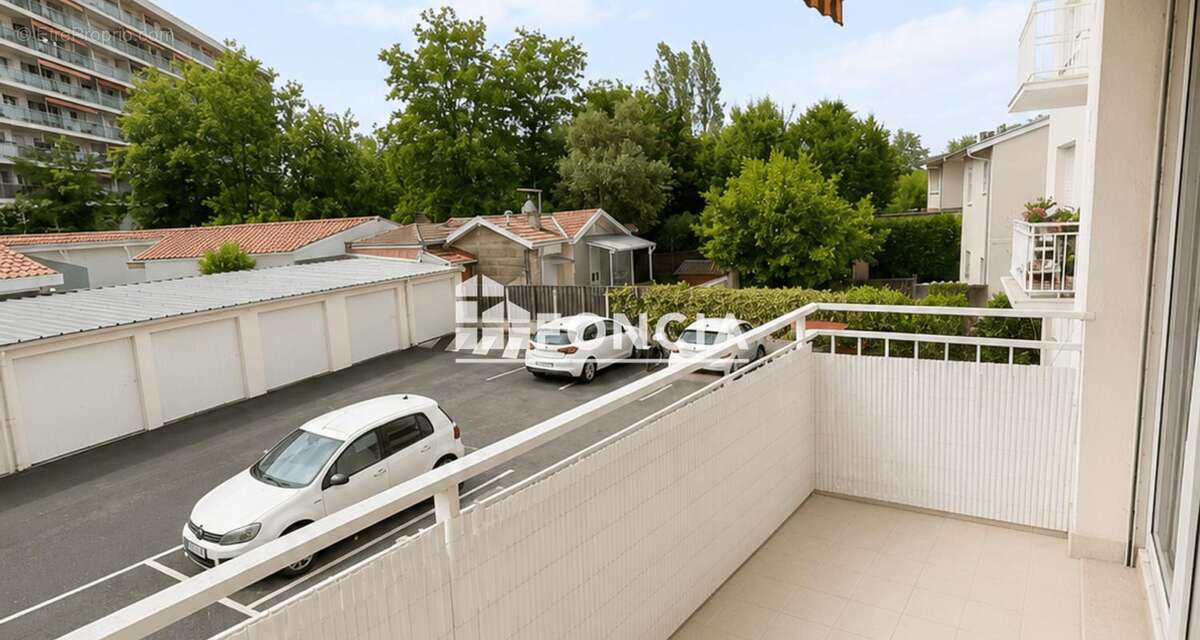 Parc Bordelais / Primerose : 79 m² traversants, 2 balcons, exposition sud et fort potentiel de valorisation - photo 3