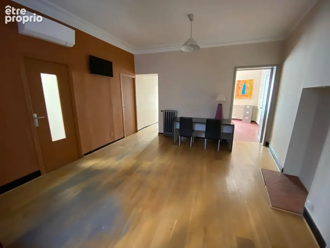 Achat / Vente Appartement T3 75 m2 de Caractère Nîmes Centre (Entre Arènes et Place du Marché) - DPE B & Climatisation - photo 6