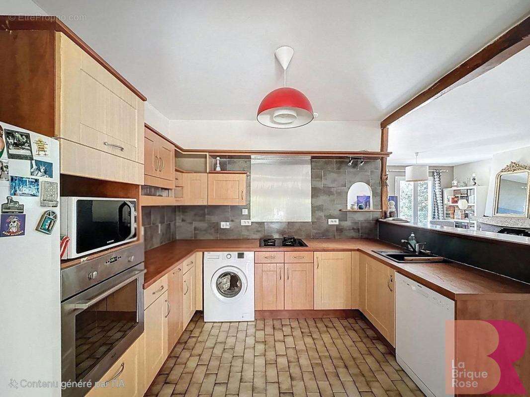 Maison à CASTELNAU-PICAMPEAU