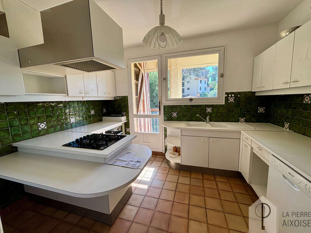 Appartement 4 pièces 110,89m2  balcon parking  Val ST André - Aix  en Provence - photo 6