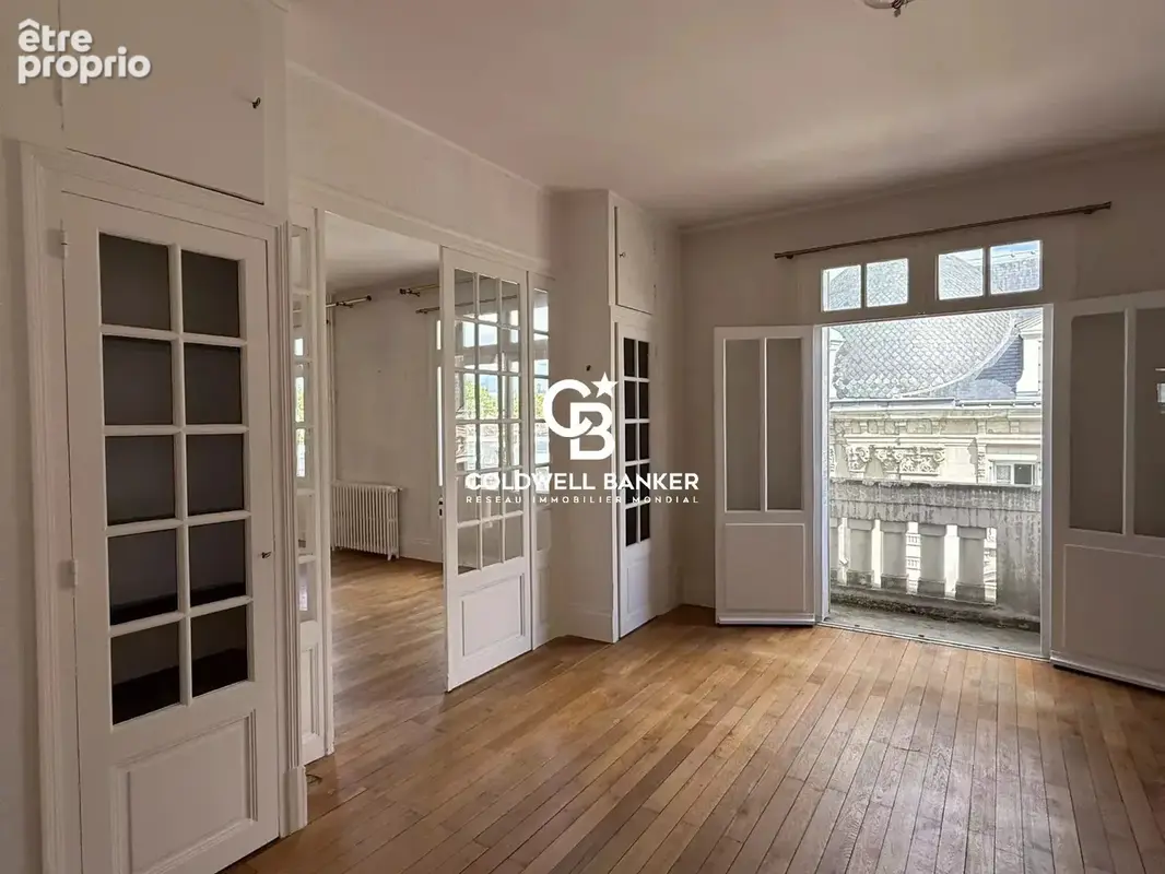 Appartement T5 Art Déco avec balcon, vue exceptionnelle, parking et cave – Hyper centre de Tours - photo 3