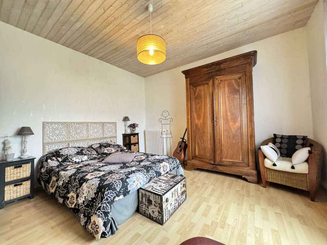 Maison à BARBEZIEUX-SAINT-HILAIRE