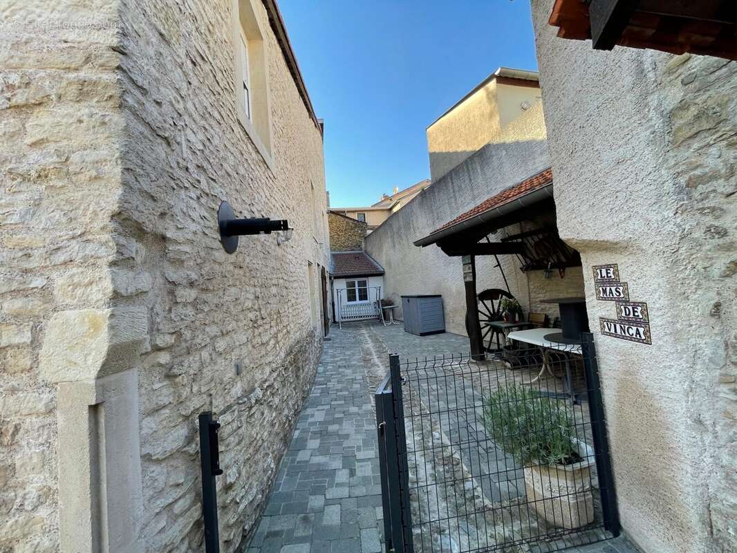 Maison à THIAUCOURT-REGNIEVILLE