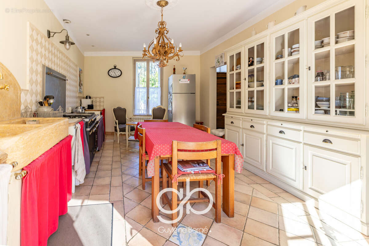Maison à MAUGUIO