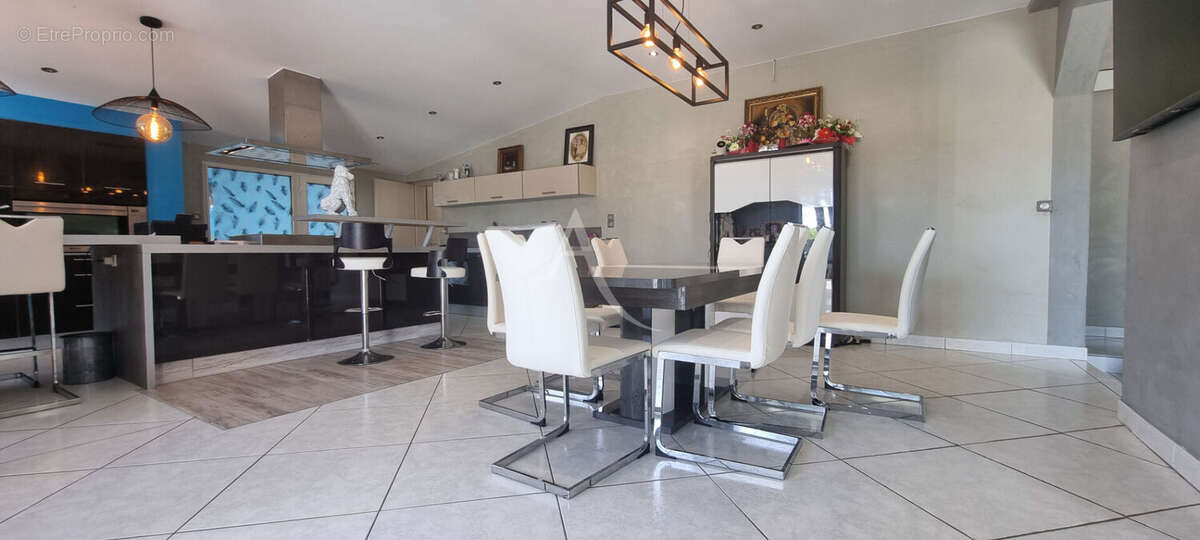 Maison à SAINT-REVEREND