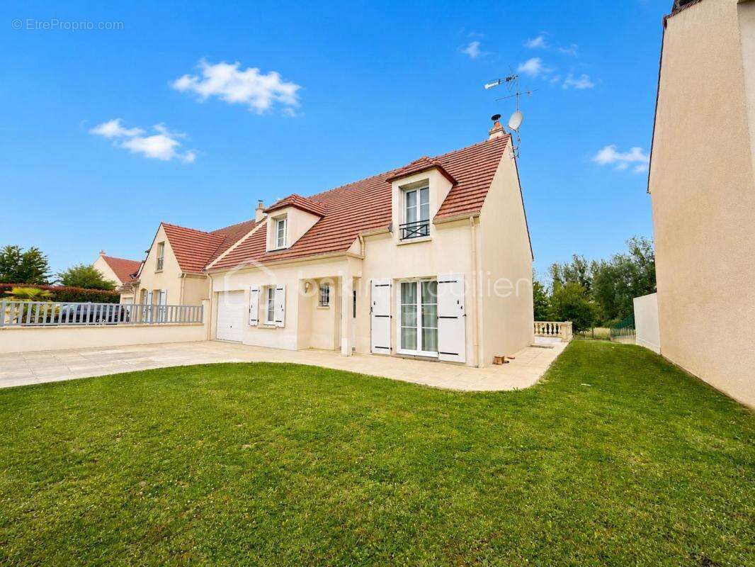 Maison à OISSERY