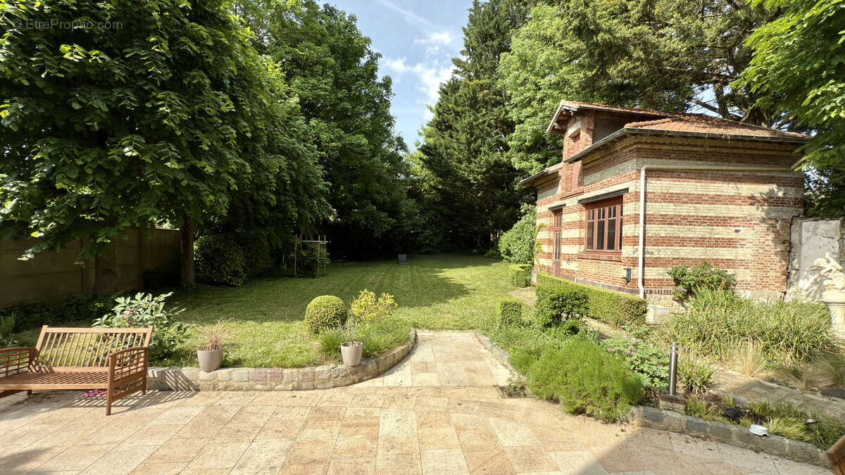 Maison à DEUIL-LA-BARRE