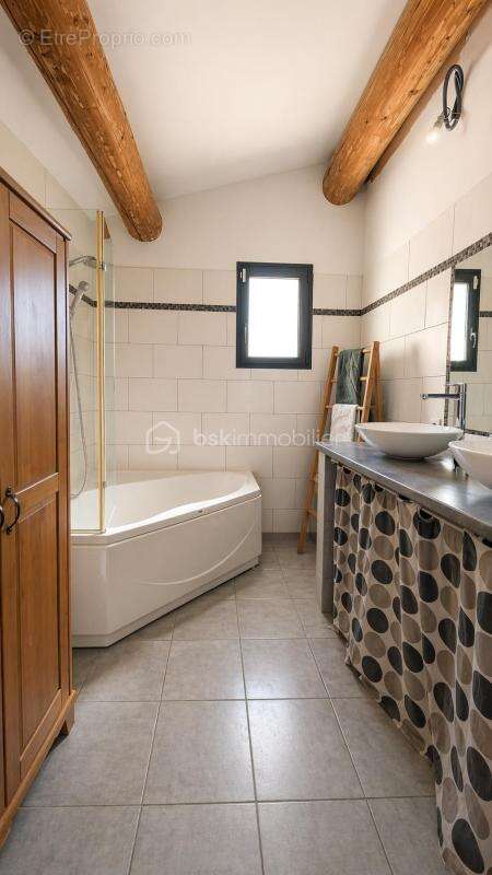 Exclusivité – Est de Montélimar – Maison de village rénovée – 5 chambres – garage – jardin - photo 18