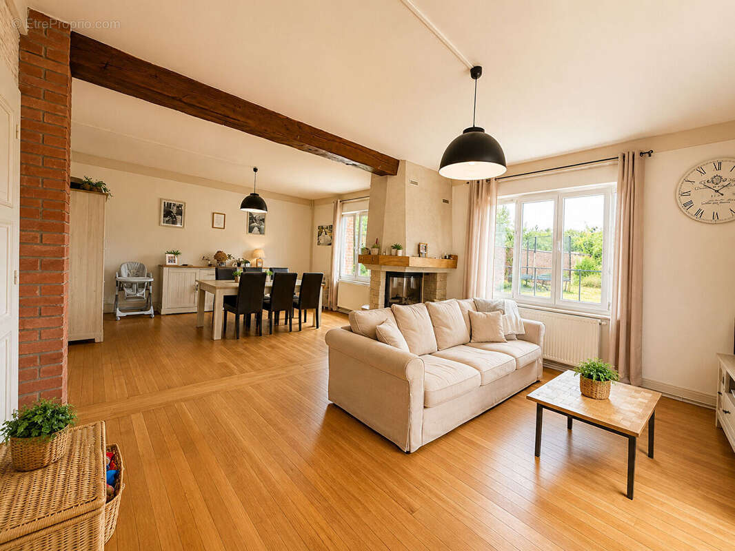 Maison individuelle avec grange, dépendances et garages - photo 3