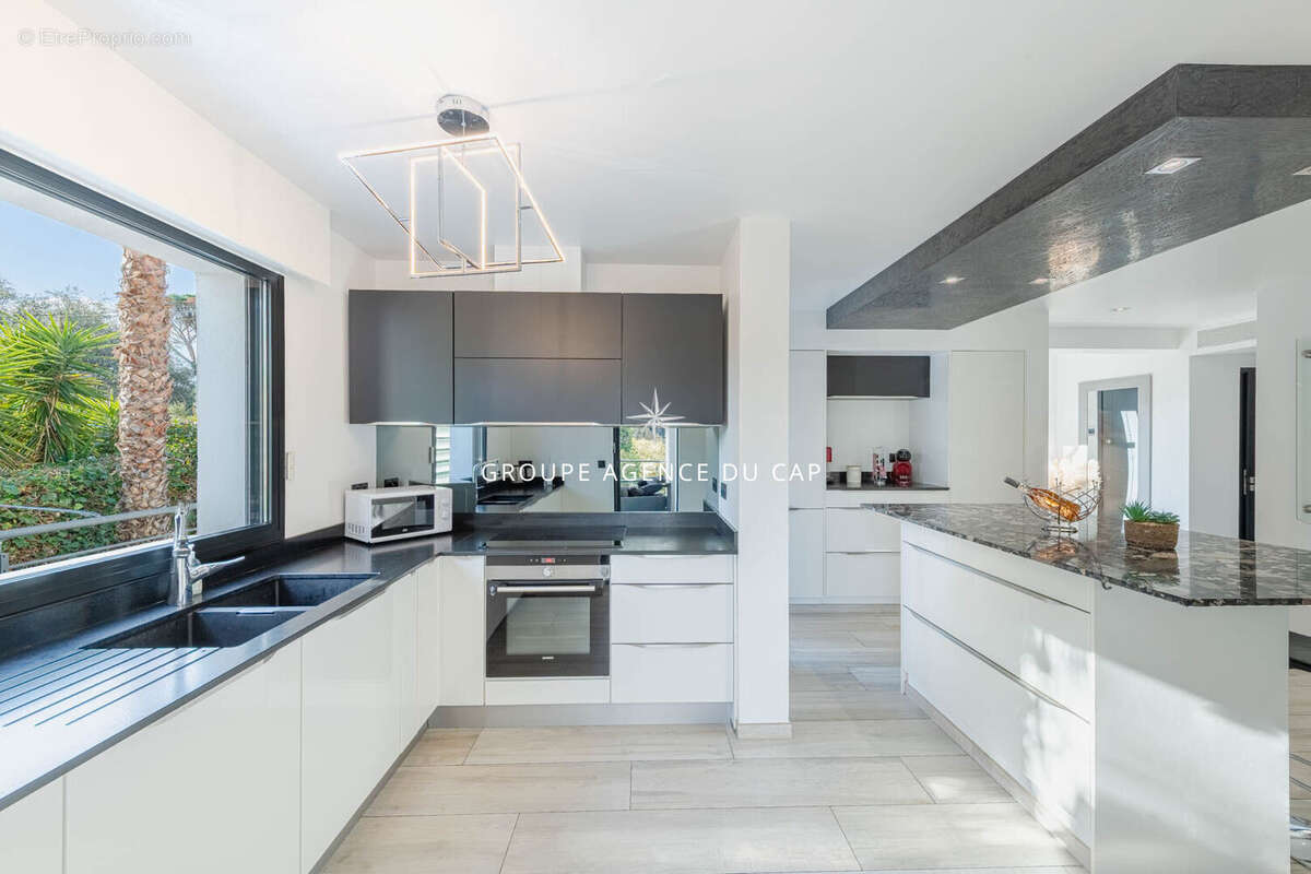 Villa  250 m2  4 chambres et une dependance frejus - photo 7