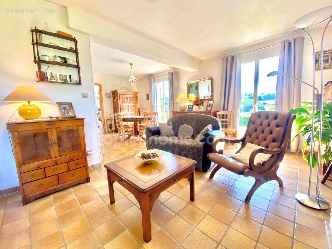 Maison à vendre, 4 chambres, Véranda, grand séjour, double garage, jardin arboré, vue dégagée - Proche ORBEC (14290) - photo 2