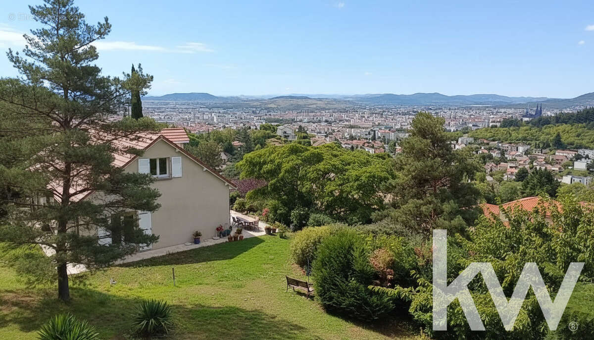 Maison à CLERMONT-FERRAND