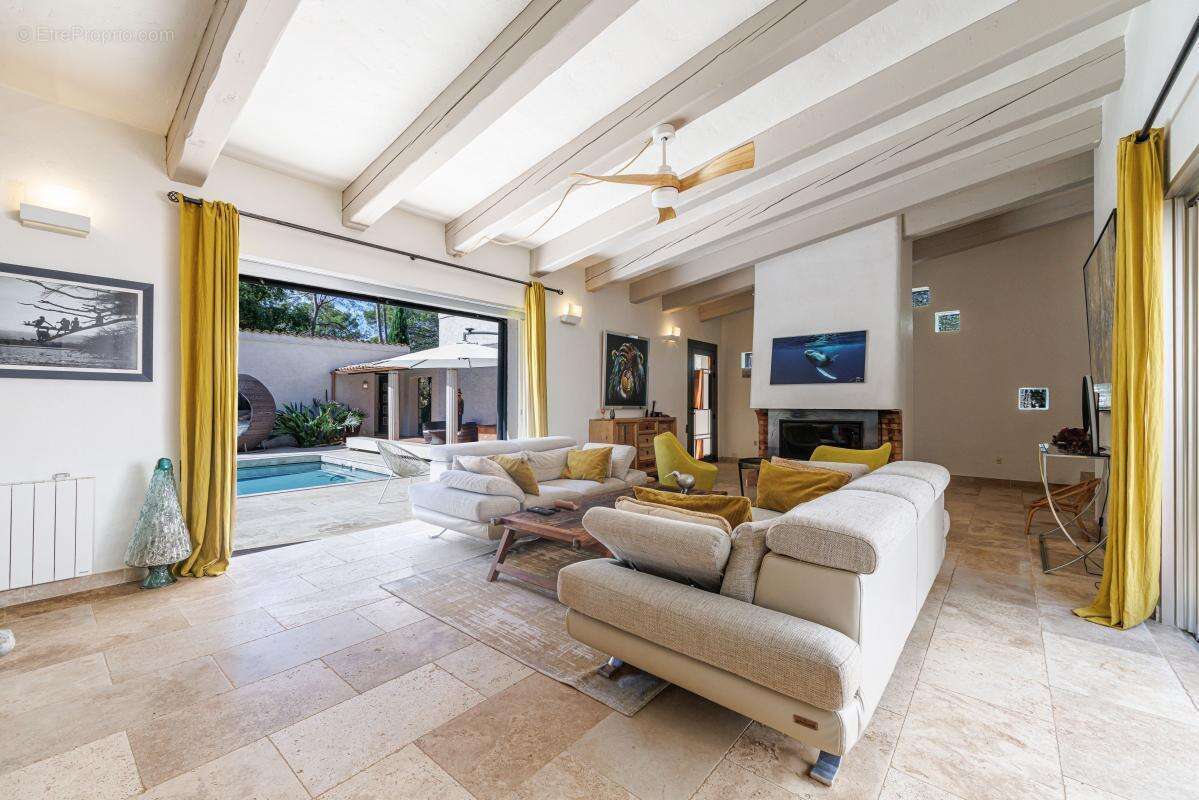 Maison à PUGET-SUR-ARGENS