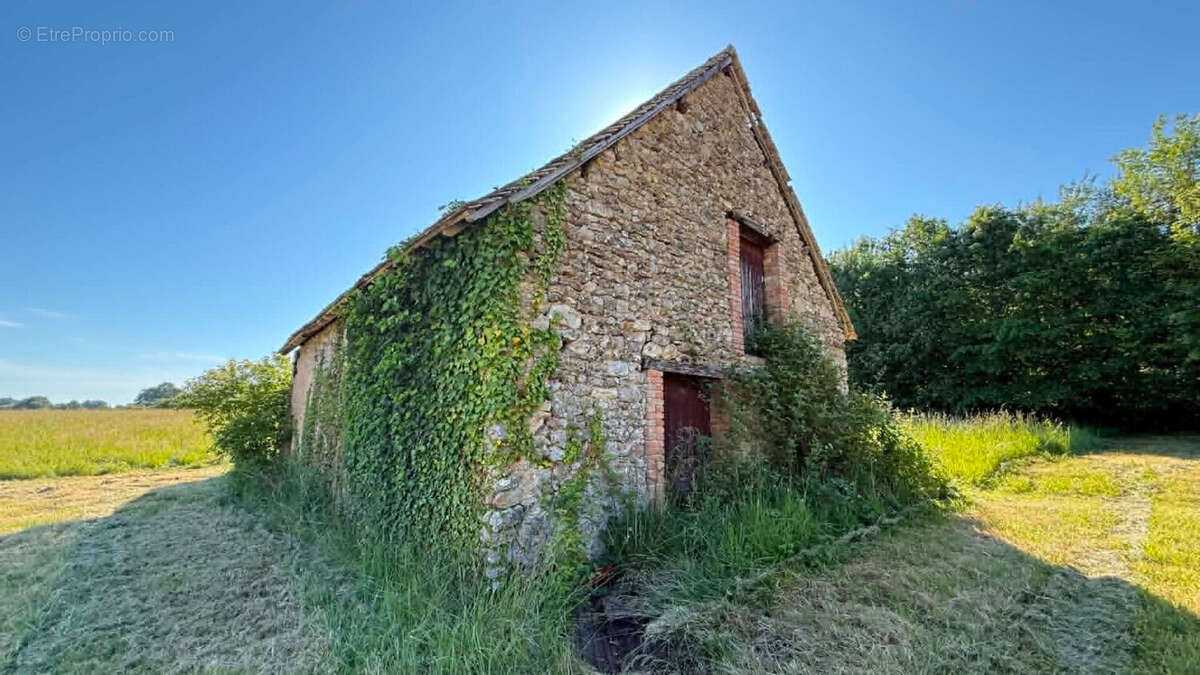 Maison à NUILLE-LE-JALAIS