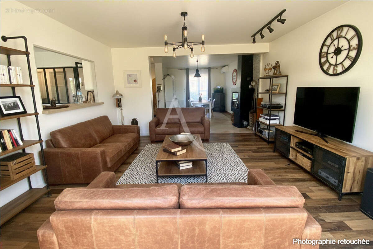 Maison à LA CHAPELLE-SAINT-MESMIN