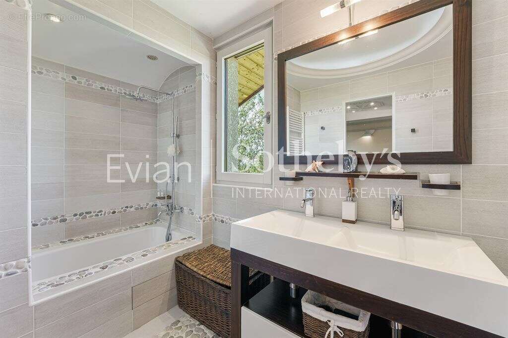 Maison à SAINT-PAUL-EN-CHABLAIS