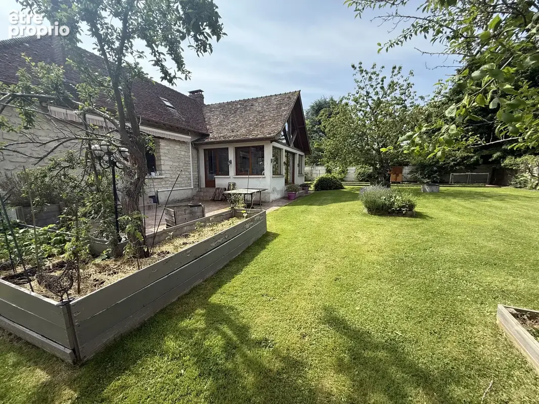 Photo Maison à Orgerus au prix de 735 000€
