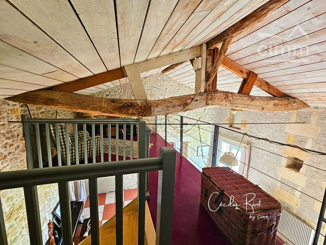 Maison à SAINT-CHRISTOLY-DE-BLAYE