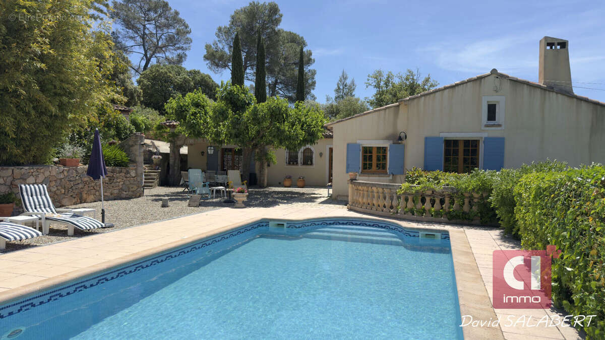 Garéoult -villa familiale de 170 m² avec cinq chambres, piscine et terrain paysager - photo 2