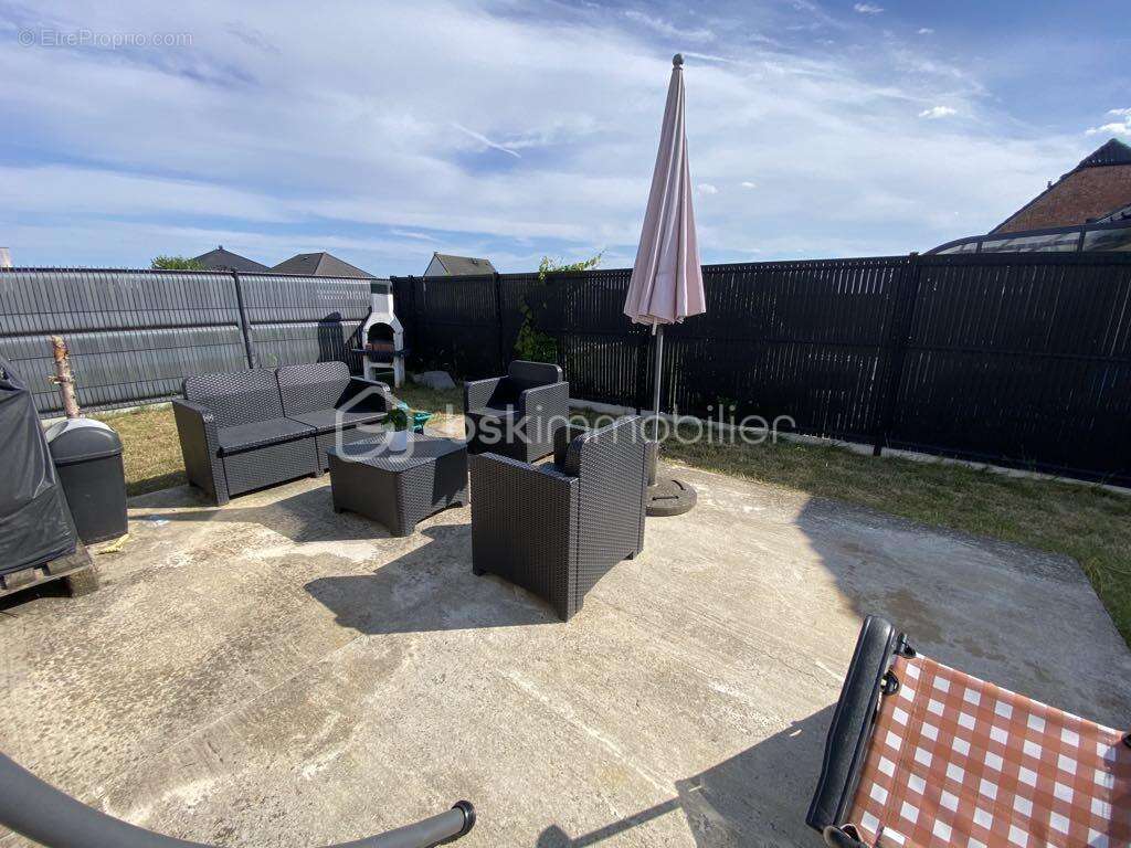 Maison à OSTRICOURT