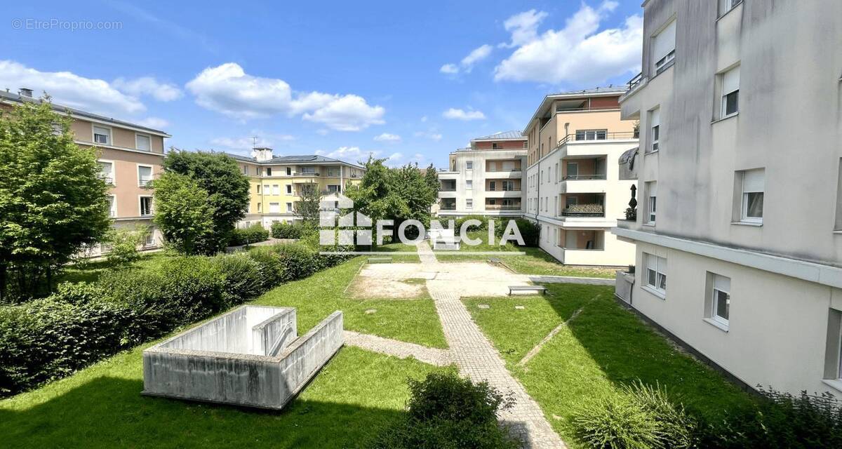 Appartement à BUSSY-SAINT-GEORGES