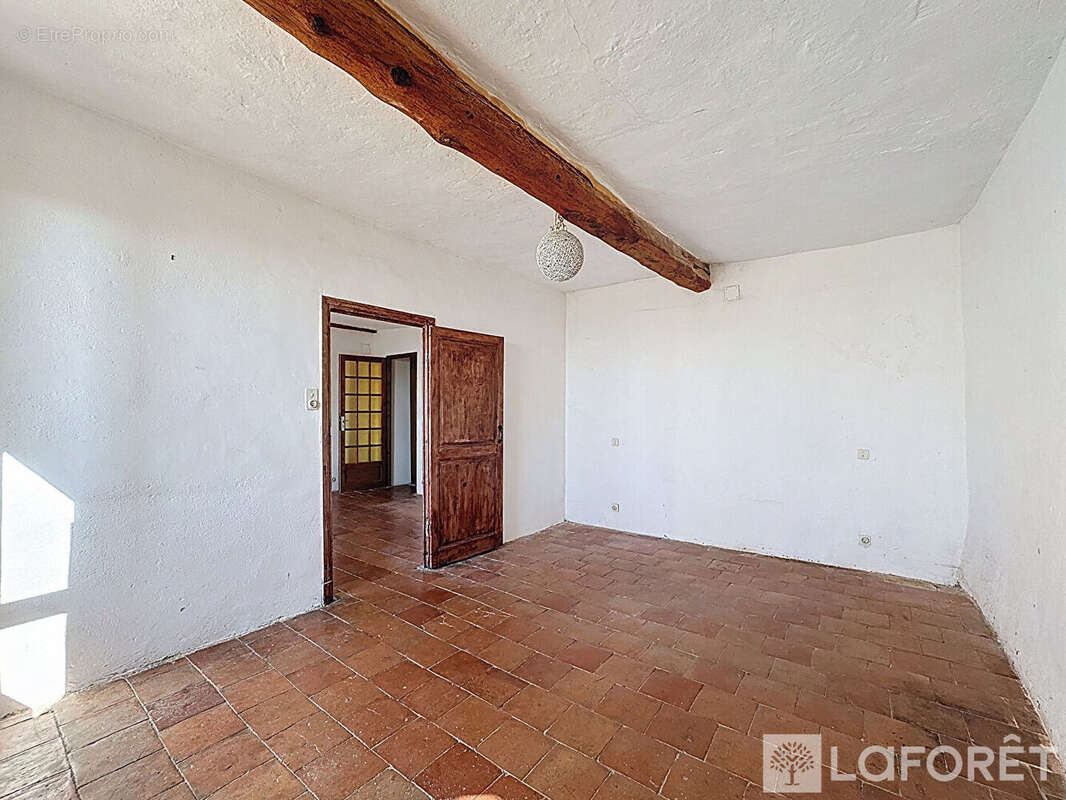 Roquebrune Cap Martin- 2  pièces 45m² avec beau potentiel - photo 8