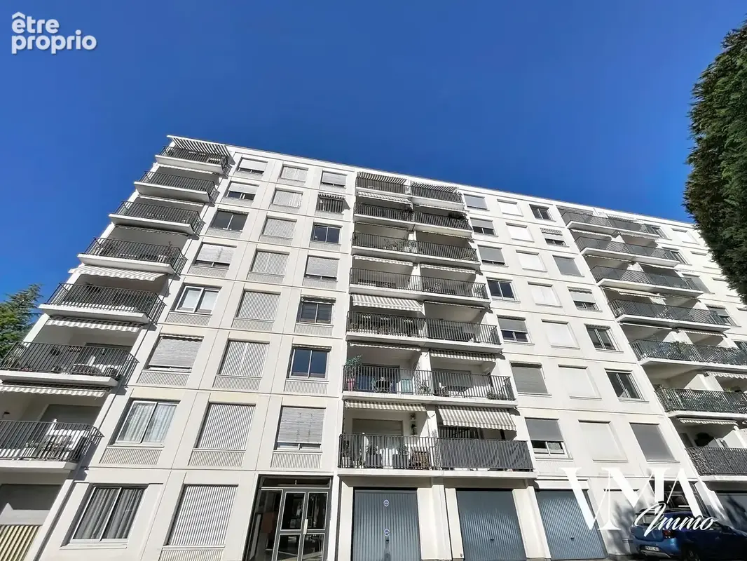 EXCLUSIVITÉ / Bel  Appartement T3 rénové de  81 m2 avec terrasse - photo 3