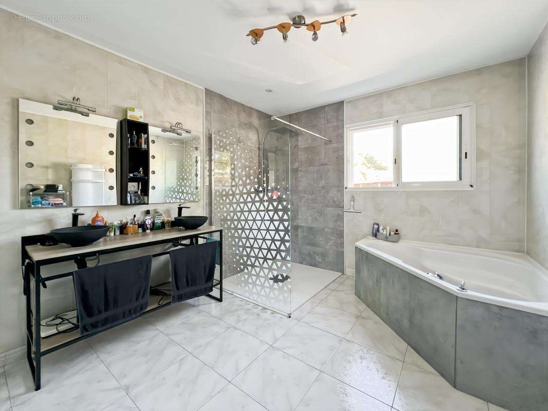 Maison 145 m² à Riviere-Saas-Et-Gourby  - photo 17