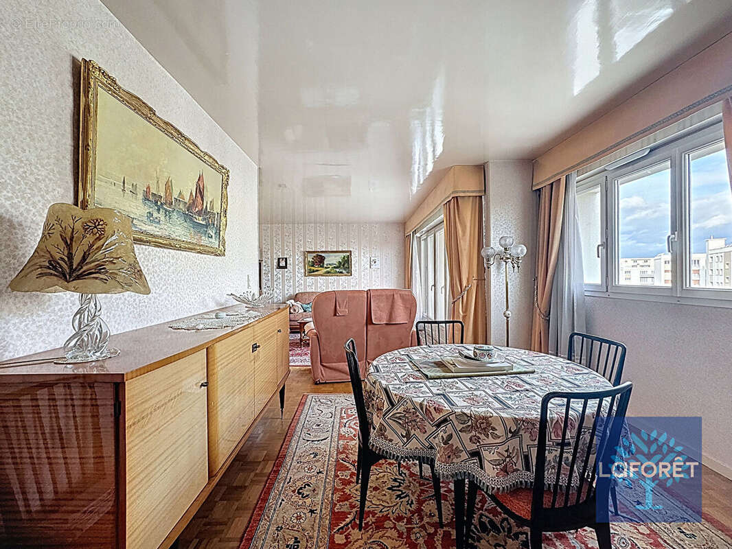 Appartement à CHILLY-MAZARIN