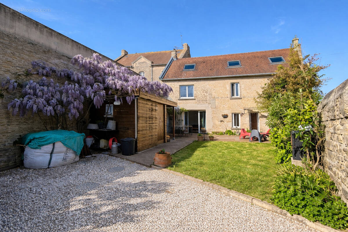 Maison à BASLY