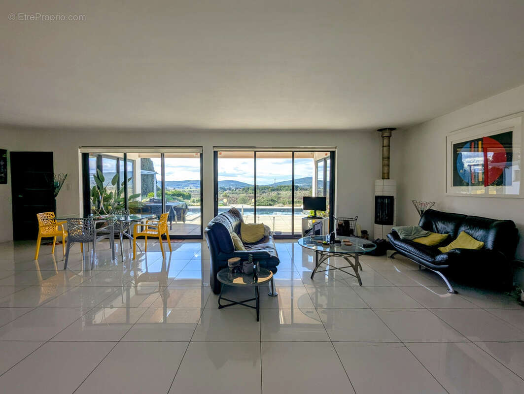 Maison à SAINTE-VALIERE