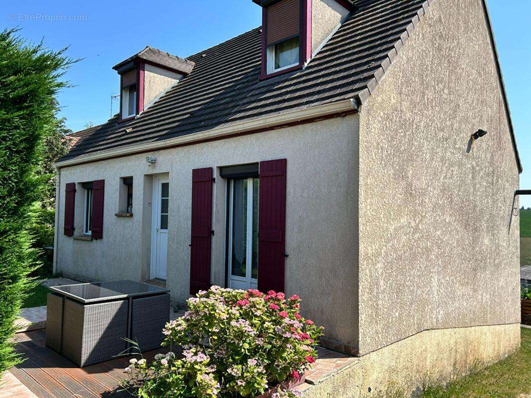 Pavillon individuel eleve sur sous-sol total avec acces voitures - photo 4