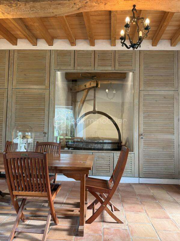 Moulin et dependances -jardin de 4 hectares - photo 10