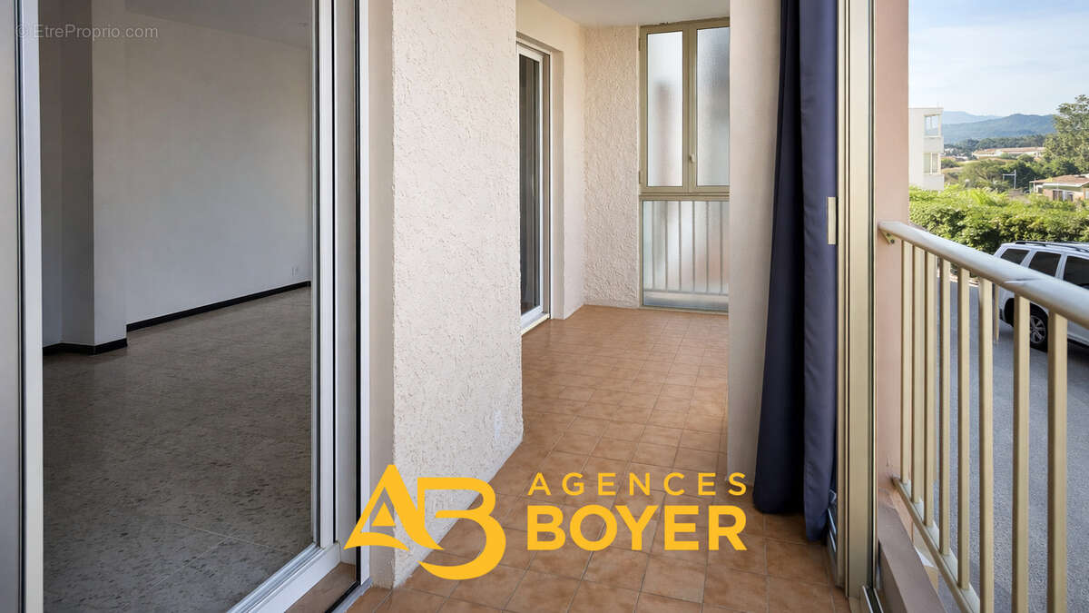Appartement à SIX-FOURS-LES-PLAGES