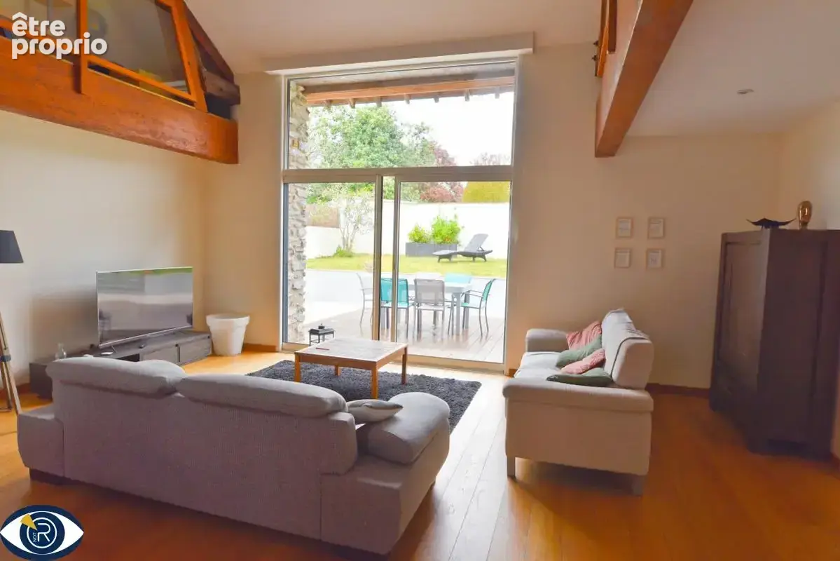 Maison 138 m² à Laval  - photo 2
