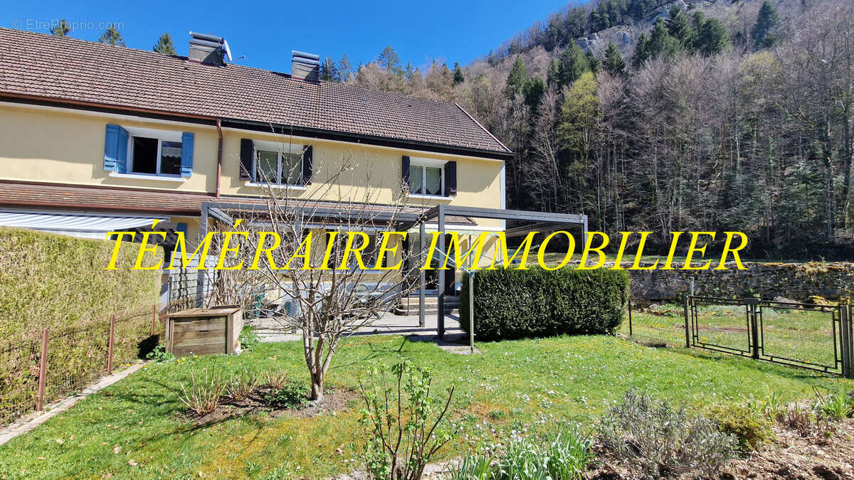 Maison à BOURG-DE-SIROD