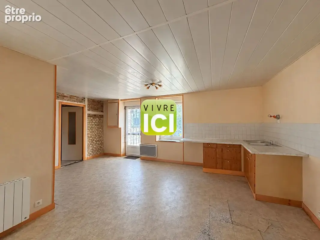 Maison en pierre à rénover - Potentiel de 100m2 - Jardin - Calme - CROSSAC - photo 2