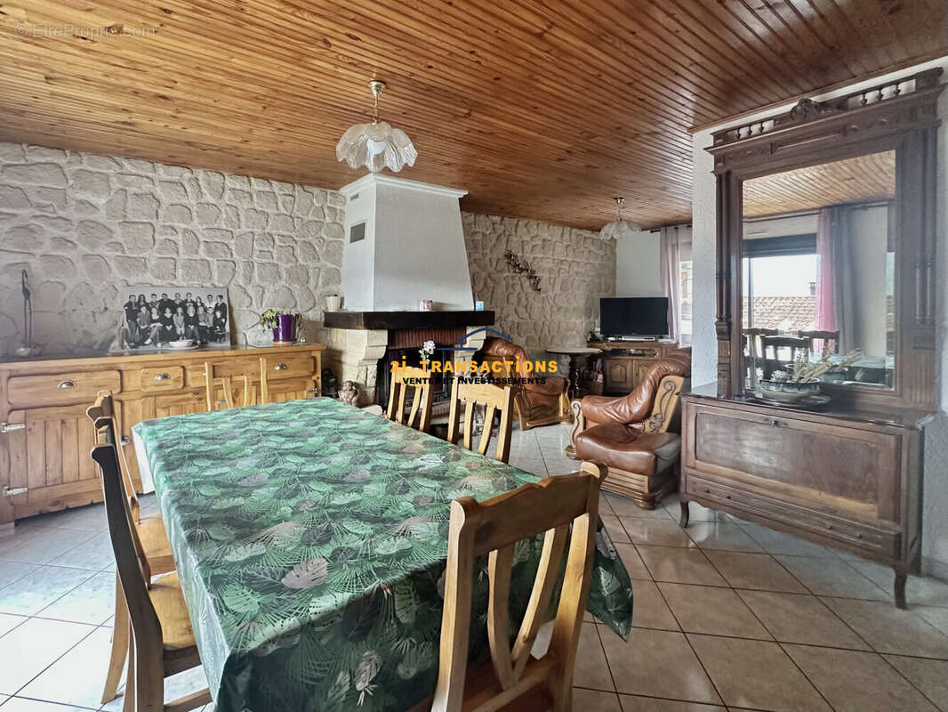 Maison à LA VALLA-EN-GIER