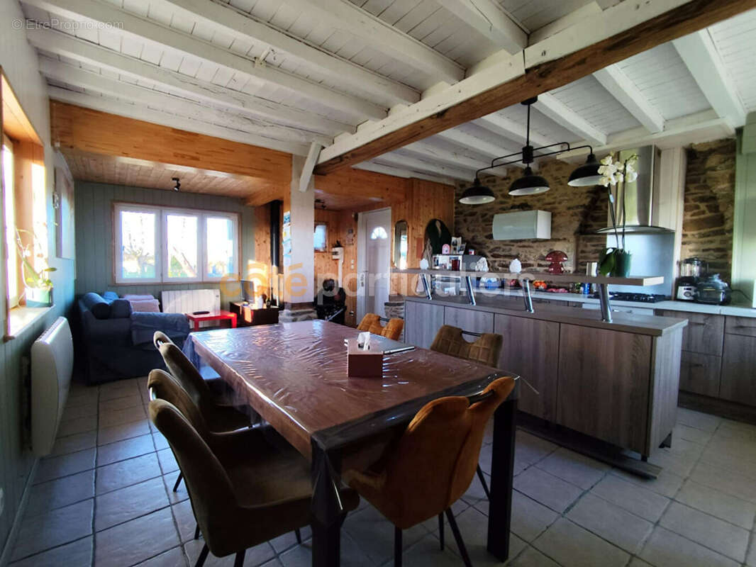 Maison à LE MESNILLARD