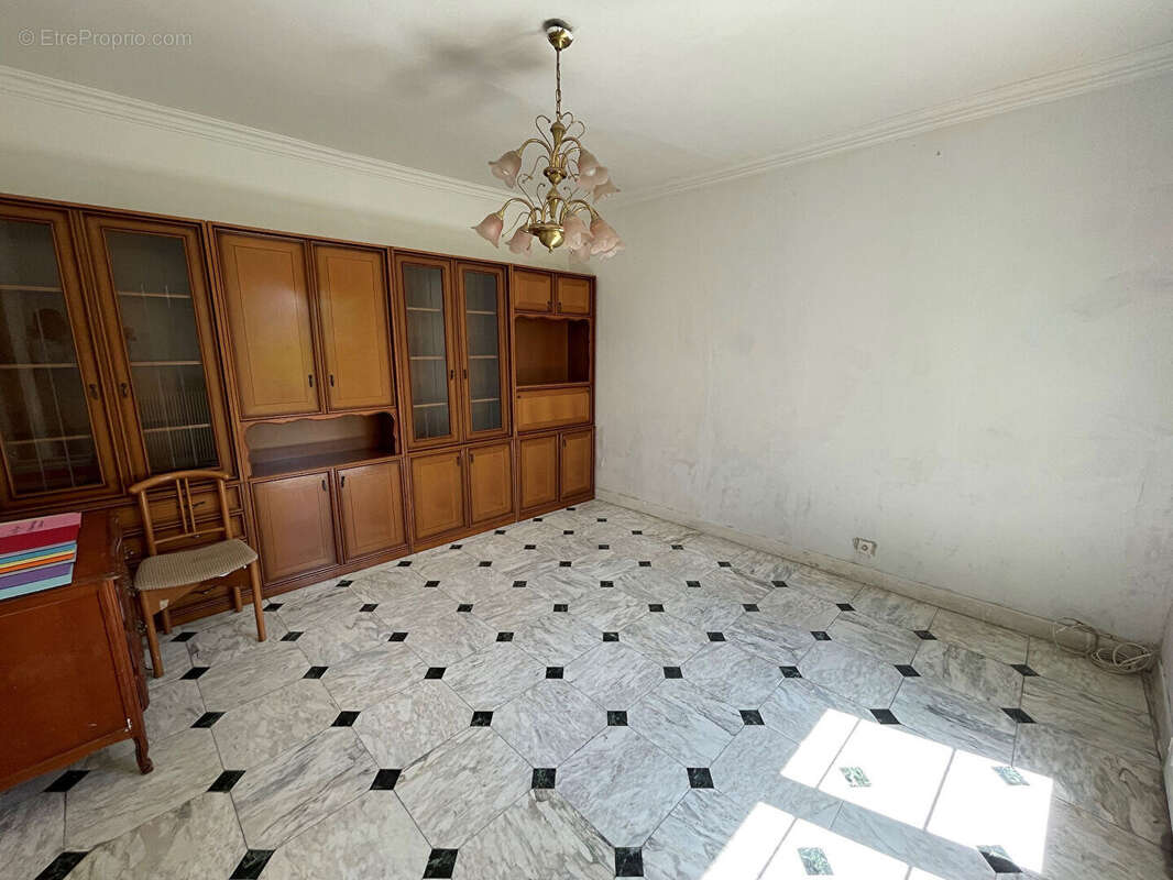 Maison à rénover - Champigny Sur Marne - 5 pièces 117 m2 - photo 6